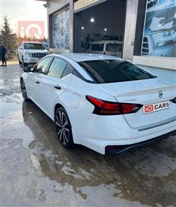 نيسان ألتيما